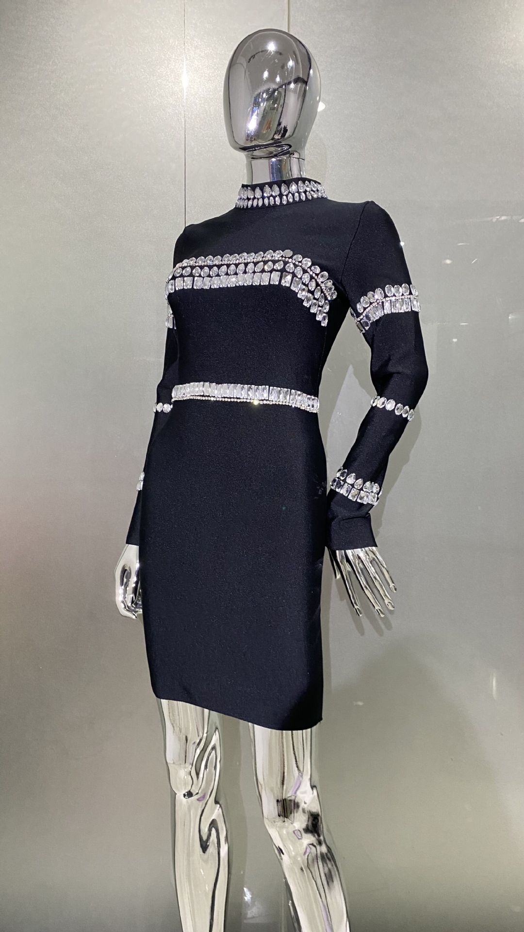 Robe noire à col semi-montant  - Women'S Semi Formal Evening Wear avis et prix